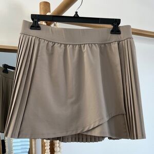 Anna & Ava Beige Pleated Mini Skirt / Skort with shorts! NWT